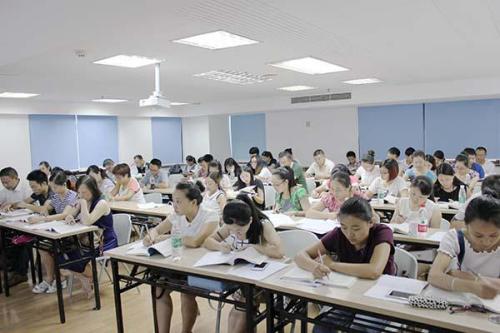 2018年對(duì)于貴陽(yáng)職業(yè)技術(shù)學(xué)校如何選擇。