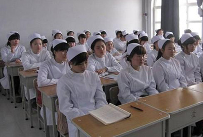 貴陽(yáng)衛(wèi)生學(xué)校解析男生讀高級(jí)護(hù)理專業(yè)前途怎么樣