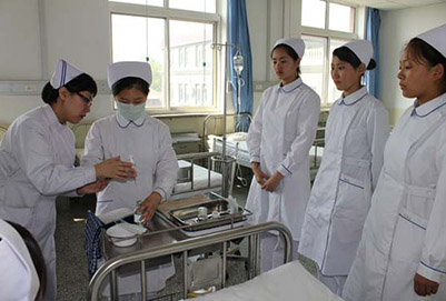 就讀貴州護士學校什么專業(yè)就業(yè)前景好