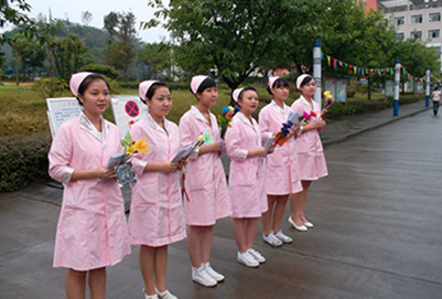 重慶衛(wèi)生學(xué)校高級(jí)護(hù)理行業(yè)的就業(yè)率