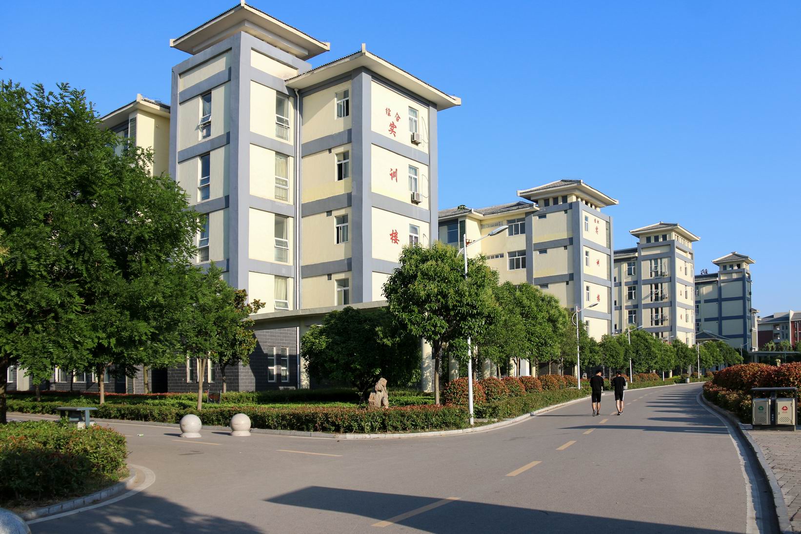 安徽亳州技師學(xué)校