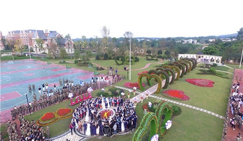 四川西南航空職業(yè)學(xué)院實(shí)景圖片—布拉格花園
