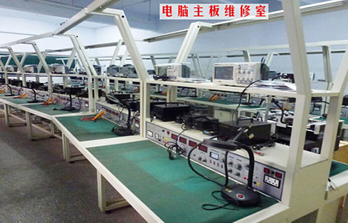 重慶涪陵創(chuàng)新計(jì)算機(jī)學(xué)校實(shí)訓(xùn)室