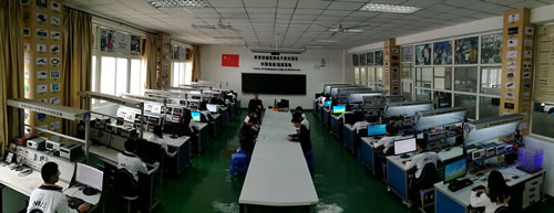 重慶機械電子技師學院實訓課