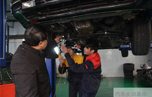 重慶聚英技工學(xué)校汽車實訓(xùn)基地