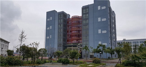 息烽縣中等職業(yè)學(xué)校校園掠影