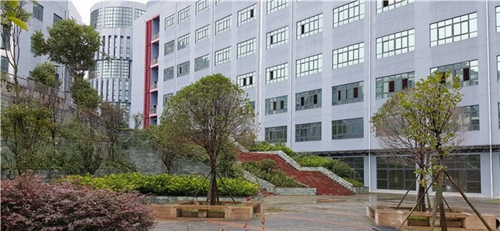 息烽縣中等職業(yè)學(xué)校優(yōu)美的校園環(huán)境4