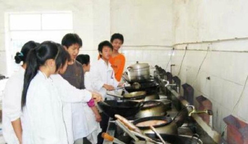 貴陽市女子職業(yè)學(xué)校(貴陽市旅游學(xué)校)熱菜實(shí)訓(xùn)室