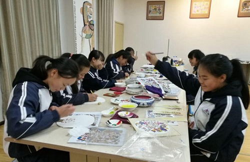 貴州省龍里中等職業(yè)學(xué)校民族繪畫(huà)