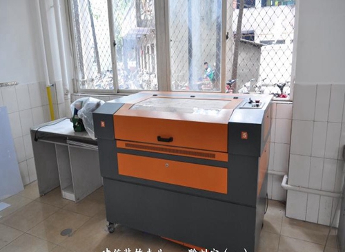 成都市洞子口職業(yè)高級中學(xué)（成都四十四中學(xué)）建筑裝飾專業(yè)-雕刻室（一）