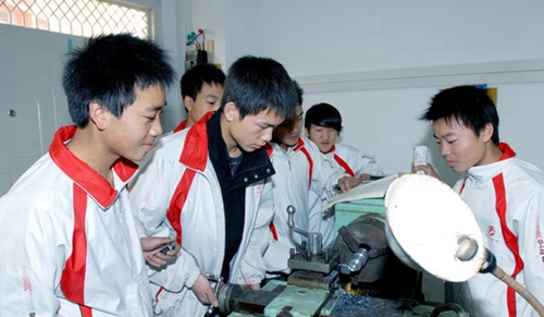 古藺縣職業(yè)高級中學(xué)校（古藺職高）機械專業(yè)實訓(xùn)課