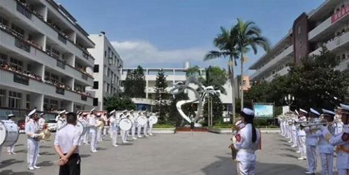 四川省高縣職業(yè)技術(shù)學(xué)校（高縣職校）軍樂隊(duì)首演