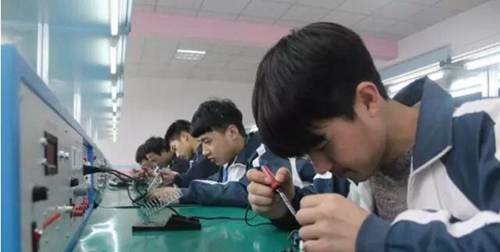 達州市職業(yè)高級中學(xué)(達州職高)學(xué)生技能訓(xùn)練1