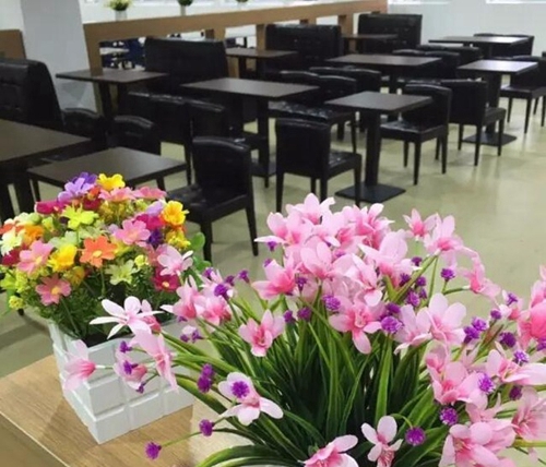 達州市職業(yè)高級中學(xué)(達州職高)干凈整潔師生食堂