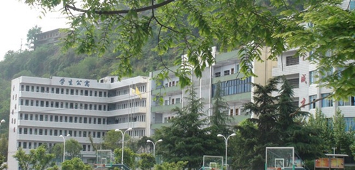 達州市職業(yè)高級中學(xué)(達州職高)遠看學(xué)生寢室