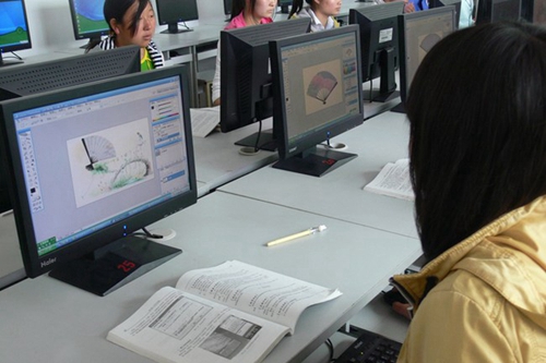 四川省德昌縣職業(yè)高級(jí)中學(xué)（德昌職高）計(jì)算機(jī)專業(yè)平面設(shè)計(jì)實(shí)訓(xùn)室