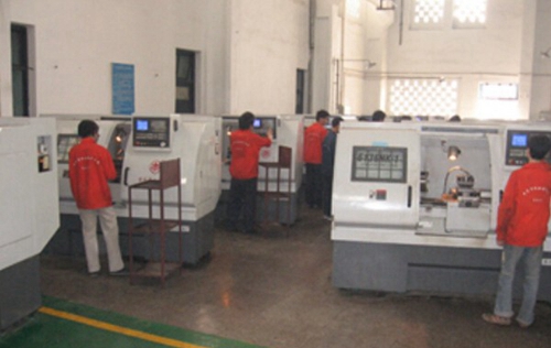 自貢市高級技工學校(自貢市職業(yè)培訓學院)數(shù)控車床實訓室