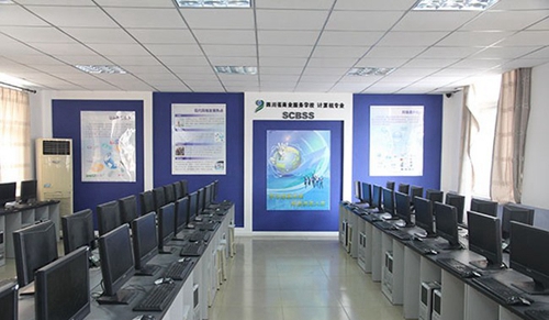 四川省商務(wù)學(xué)校（郫縣校區(qū)）計(jì)算機(jī)綜合實(shí)訓(xùn)室