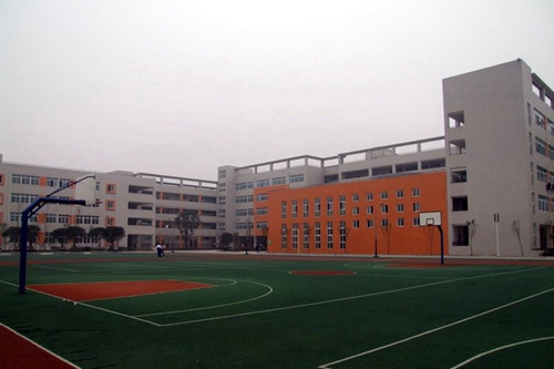 四川省成都市禮儀職業(yè)中學(xué)陸壩校區(qū)操場