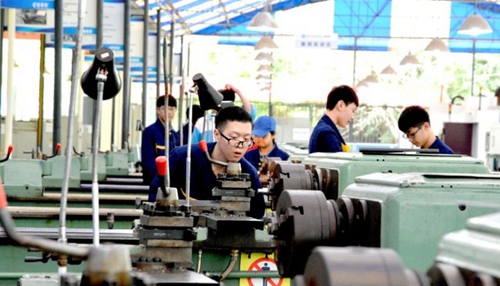 成都汽車職業(yè)技術學校（龍泉汽車學校）機械加工實訓課（2）