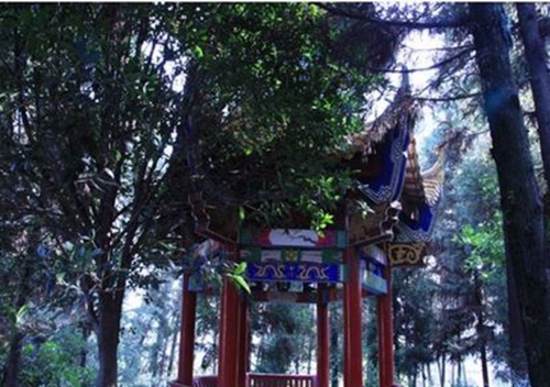 貴州盤江投資控股（集團）有限公司技工學校亭子