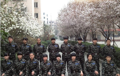 成都市中山職業(yè)技術學校學生軍訓