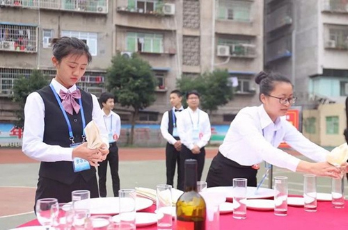 巴中市恩陽(yáng)區(qū)職業(yè)中學(xué)旅游服務(wù)與管理2