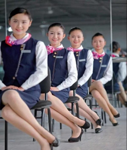 渠縣職業(yè)中專學(xué)校航空服務(wù)2