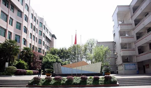 渠縣職業(yè)中專學(xué)校教學(xué)樓5