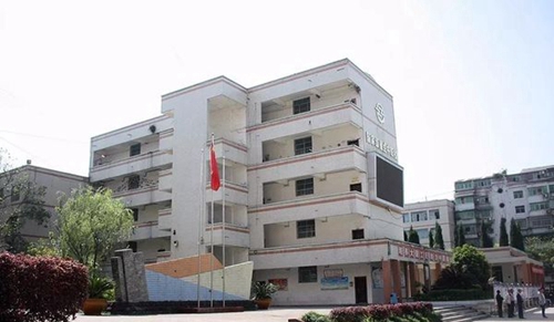 渠縣職業(yè)中專學(xué)校教學(xué)樓6