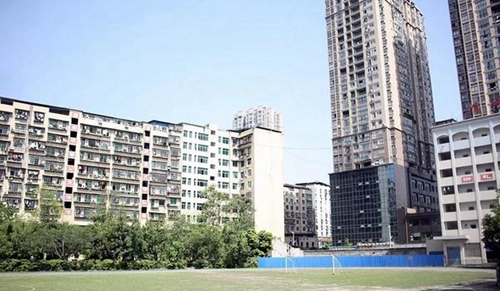 渠縣職業(yè)中專學(xué)校運(yùn)動(dòng)場(chǎng)6