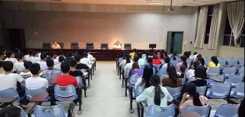 四川省開江縣職業(yè)中學寢室室長培訓會