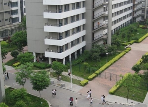 達(dá)州蕚山職業(yè)技術(shù)學(xué)校校園一角