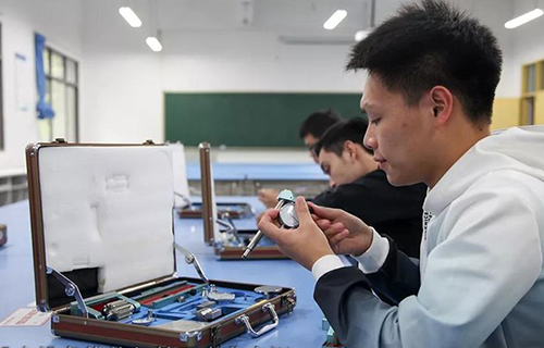 重慶機電職業(yè)技術(shù)學院機電設備維修與管理專業(yè)實訓