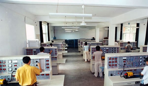 四川機(jī)電職業(yè)技術(shù)學(xué)院電工實習(xí)