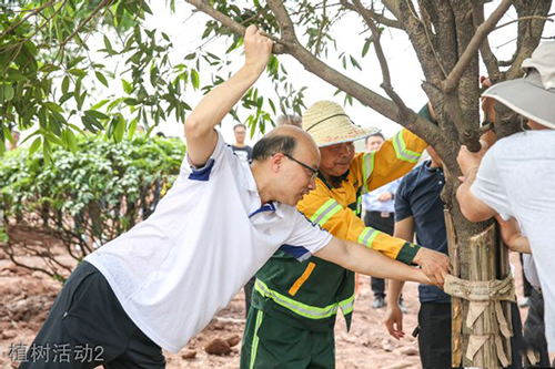 重慶城市管理職業(yè)學(xué)院植樹活動2