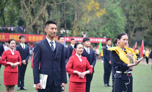 重慶青年職業(yè)技術(shù)學(xué)院空乘專業(yè)表演2