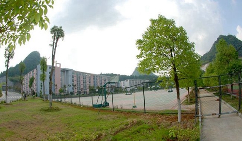 銅仁職業(yè)技術(shù)學(xué)院籃球場