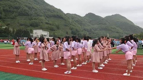 六盤水幼兒師范高等專科學(xué)校運(yùn)動(dòng)會(huì)開幕表演2