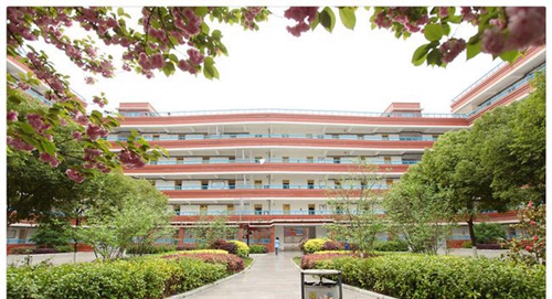 四川省綿陽(yáng)中學(xué)校園景色