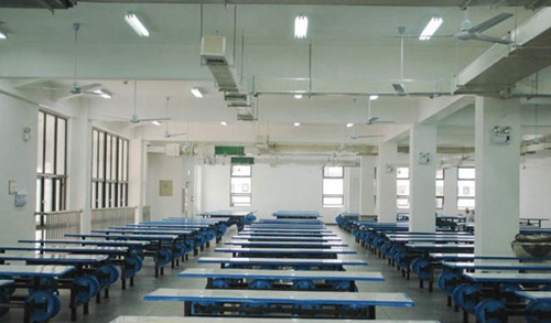 成都石室白馬中學餐廳內(nèi)部