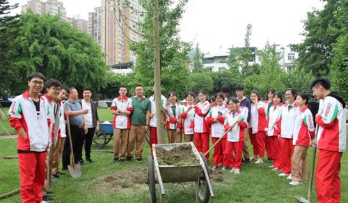 樹德中學(xué)博瑞實(shí)驗(yàn)學(xué)校植樹活動(dòng)