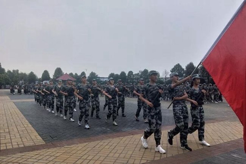 四川省彭州市第一中學(xué)會(huì)操表演