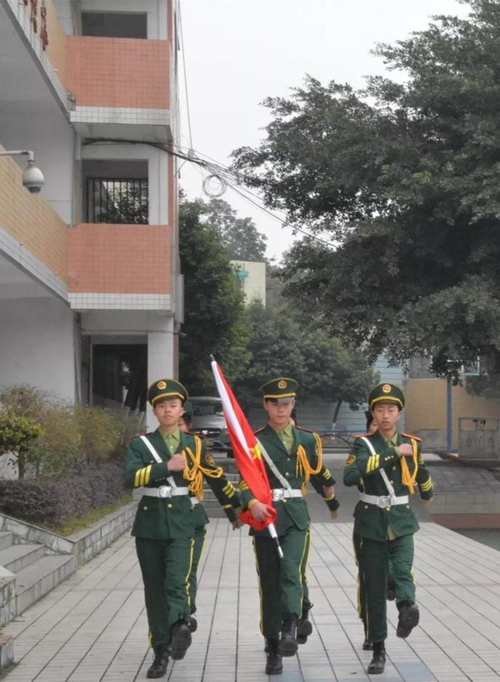 成都市新都區(qū)泰興中學校國旗班