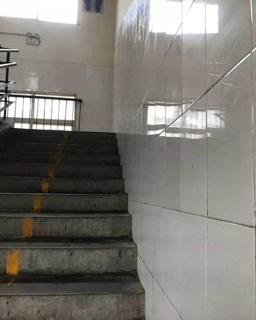 成都市新都區(qū)泰興中學校教學樓道