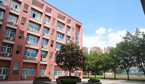 成都七中嘉祥外國語學校國際高中國際樓小花園