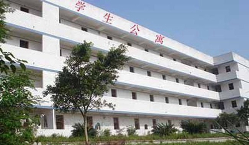 營山縣回龍中學宿舍