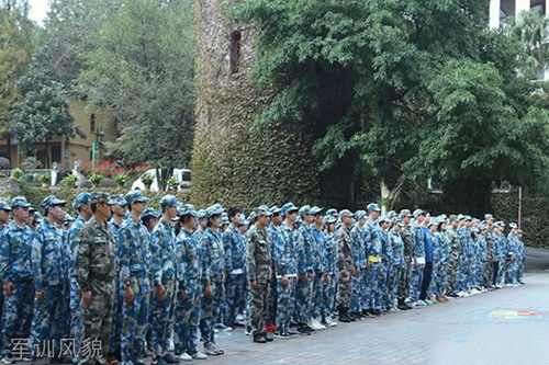 重慶市第六十六中學(xué)校軍訓(xùn)風(fēng)貌