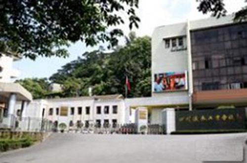 學校大門
