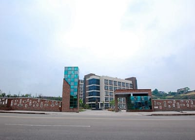2023年西安利君醫(yī)藥技工學(xué)校招生簡(jiǎn)章